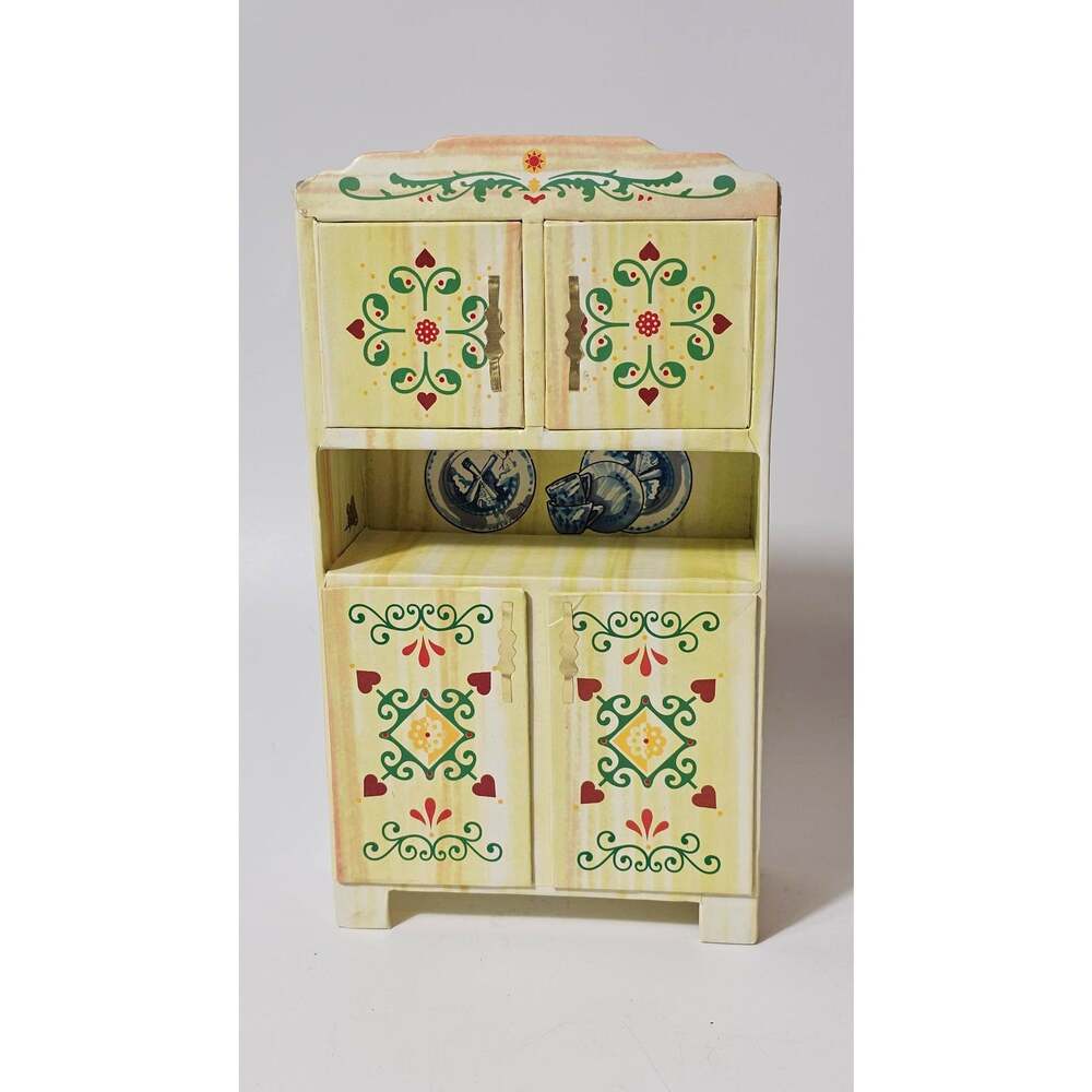 2005 Madame Alexander Old Mother Hubbard Cupboard 39850 Doll Display Accessory